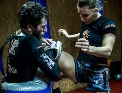 фото - UFC Fight Night 33: Александра Албу против ветеранши ММА Джулии Кедзи