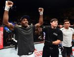 UFC: Мачида нокаутирован Брансоном, Майя проиграл Ковингтону