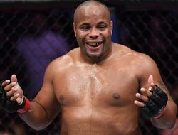 фото - Даниэль Кормье: Я уже смирился, что больше не буду драться с Джонсом