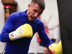 фото - Видео: Василий Ломаченко готовится к бою с Гэри Расселлом