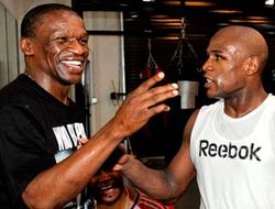 фото - Мэйуэзер-отец: «Мой сын легко выбьет все дерьмо из Броунера!»