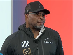 фото - «Усик — великий в поколении». Дон Чарльз высказался о трилогии с украинцем