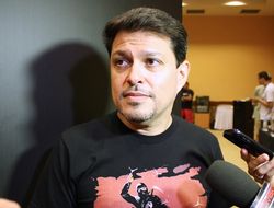 фото - UFC расстаётся с матчмейкером–аксакалом Джо Силвой