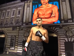 фото - Сын легенды игрался с джорнименом в пре-шоу Джошуа-Дюбуа