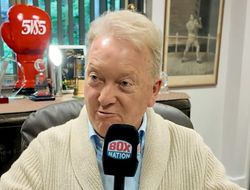 фото - «Победитель подерётся с мистером Усиком». Уоррен о бое временных чемпионов