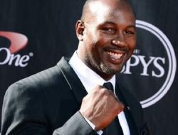 фото - Леннокс Льюис о бое Мэйуэзер–Макгрегор: Он просто сводил его в школу