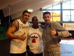 фото - Тренер: «Усик быстро нокаутирует Лебедева»