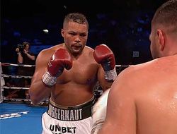 фото - Почему Джойс побьёт Усика в профессионалах — знает Уоррен