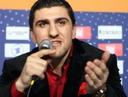 фото - Марко Хук возвращается 30 августа. Против Нури Сефери?