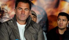 Хирн и Де Ла Хойя обвинили менеджера Ортиса в срыве боя с Эннисом. Есть ответ