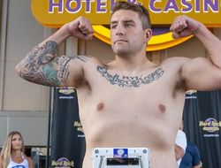 фото - Алексей Олейник уничтожен за 2 минуты: постарался полицейский Докос