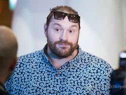 фото - Фьюри запугал Джошуа до чёртиков и показал Уайлдеру, как «правильно» бить маскотов