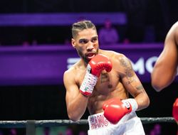 фото - Джамал Джеймс завоевал "полутитул" в противостоянии с Томасом Дюлорме