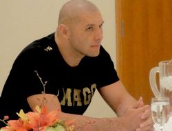 фото - Магомеда Абдусаламова снова вывели из комы