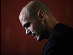 фото - Келли Павлик затеял с братом пьяную потасовку