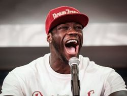 фото - Менеджер: Уайлдер готов драться с Поветкиным в России