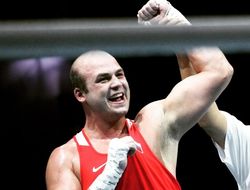 фото - Бокс на Олимпийских играх 2020. Верясов и Кункабаев стартовали с побед и подерутся в четвертьфинале