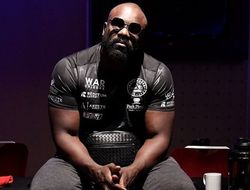 фото - Фьюри и Джошуа не подерутся, пока не заплатят Уайлдеру — Чисора