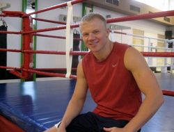 фото - Рахим Чахкиев отказался от титула EBU и боя с Кучером