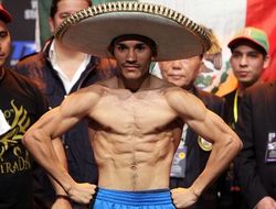 фото - Эстрада намерен доказать, что является лучшим бойцом, чем Чоколатито и Куадрас