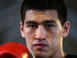 фото - Дмитрий Бивол повалял и забил Кларксона, Кузьмин победил Хикмана