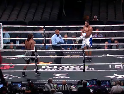 фото - Санчес мог влететь Александеру, но вовремя собрался: видео