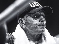 фото - Любовь Пакьяо, подарок для Ковалёва, Папаченко тренер года — соцсети