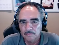 фото - У Канело нужно отобрать титул за то, что не хочет драться с Бенавидесом? Мнение Санчеса