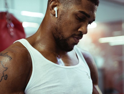 фото - СМИ назвали гонорары Джошуа и Нганну за мартовский мегафайт