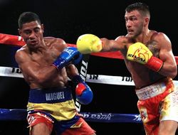 фото - Лучшие моменты боя Василия Ломаченко и Мигеля Марриаги — видео от vRINGe.com