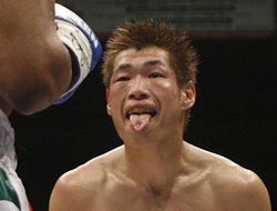 фото - Руис отправится защищать титул в логово матёрого японца Хасегавы