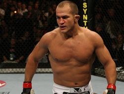 фото - Джуниор дос Сантос: Бой Кормье против Леснара — это неуважение к спорту