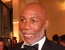 фото - Кто побьёт Усика? Легендарный Льюис ловко ушёл от ответа