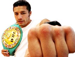 фото - Джонни Гонсалес уничтожил Абнера Мареса