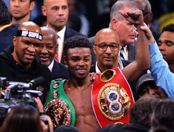 фото - Тренер Спенса жёстко ответил Хопкинсу: «Не суди по себе»