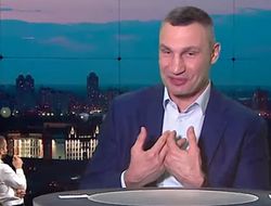 фото - Виталий Кличко: Усик — патриот, мы должны поблагодарить его