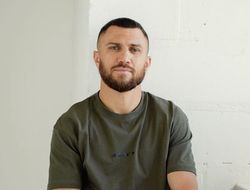 фото - Ломаченко отреагировал на ракетный удар РФ по курорту под Одессой. Ну, почти