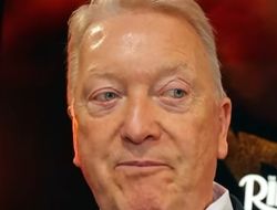 фото - Дюбуа станет чемпионом мира, поражения Усику сделают его лучше — Уоррен