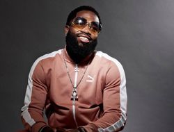 фото - Эдриен Броунер: Бог — не Тимошка, видит немножко