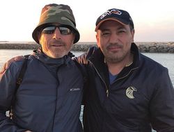 фото - Папаченко уехал на рыбалку, Хабиб предохраняется, поражение Уайлдера нокаутом — соцсети