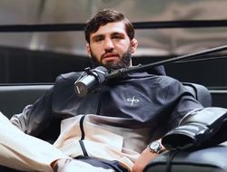 фото - Легендарный Джонсон троллил Царукяна: «Зачем тебе этот титул?»