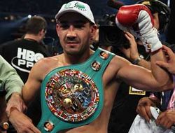 фото - Умберто Сото победил Урбана Антийона в зрелищной рубке