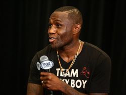 фото - Омотосо многократно ронял Стивенса, победил досрочно