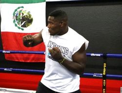 фото - Видео: как Ортис готовился к бою с Томпсоном