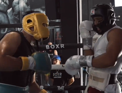 фото - «Пусть видят всё». Бенавидес показал, как рубится с экс-чемпионом в спарринге