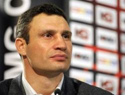 фото - Виталий Кличко и Одланьер Солис обменялись высказываниями