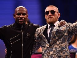 фото - Мейвезер предлагает Макгрегору баснословные деньги за реванш — СМИ