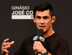 фото - Доминик Крус: У Роузи абсолютно нет шансов против Холм