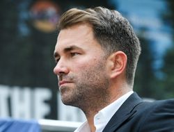 фото - Усик поднимается в супертяжи и дерётся с Такамом, дата может поменяться — промоутер