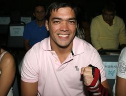 фото - Биспинг травмирован, Марк Муньос будет драться с Лиото Мачидой